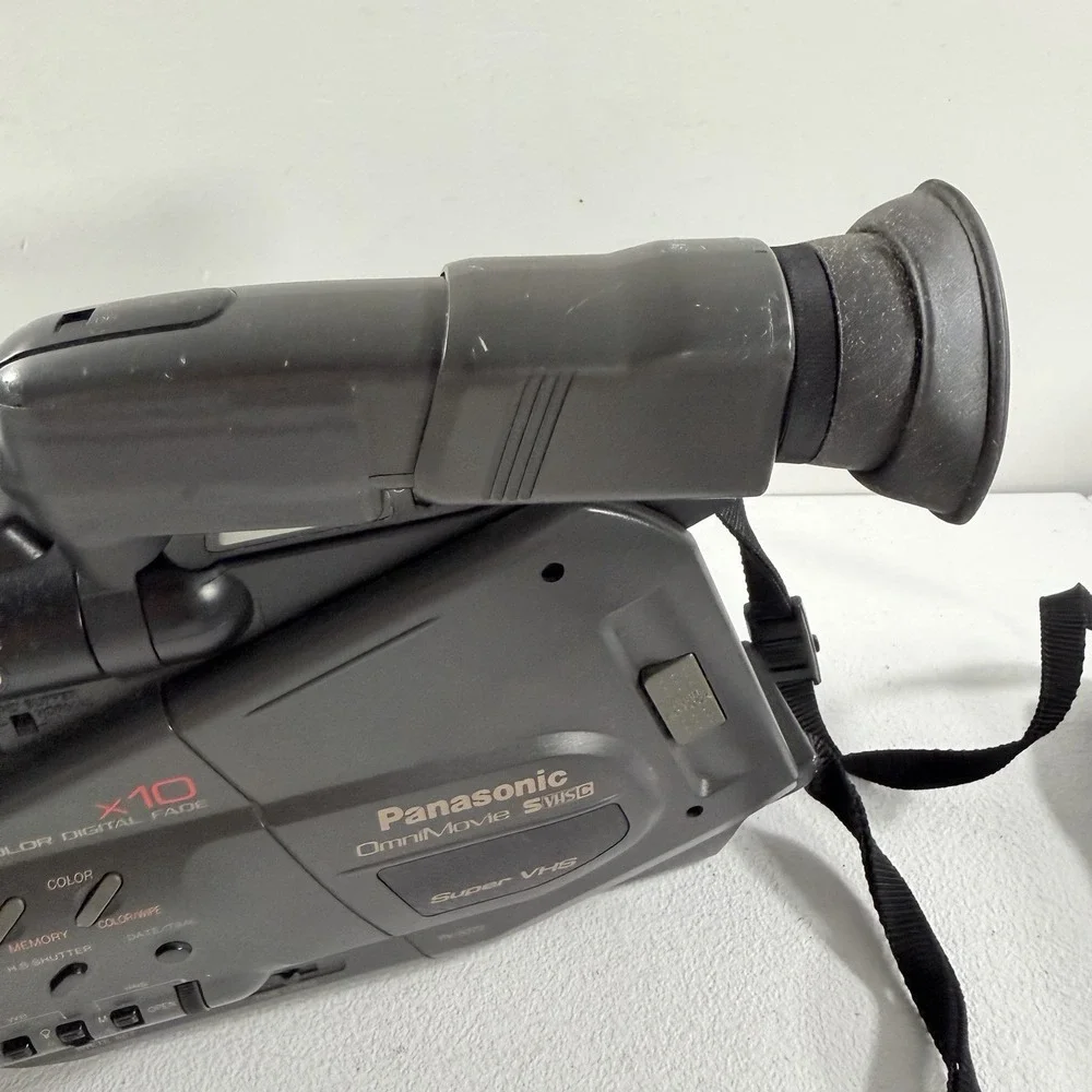 Panasonic‎ PV-S372D OmniMovie Super S-VHS VHSC Camcorder Video Camera UNTESTED